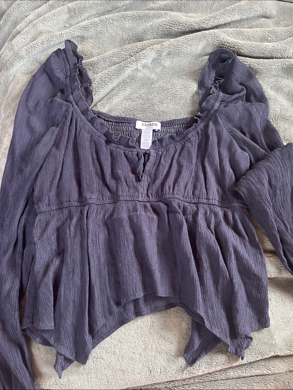 RSQ Women's Charcoal Crinkled Peasant Tunic